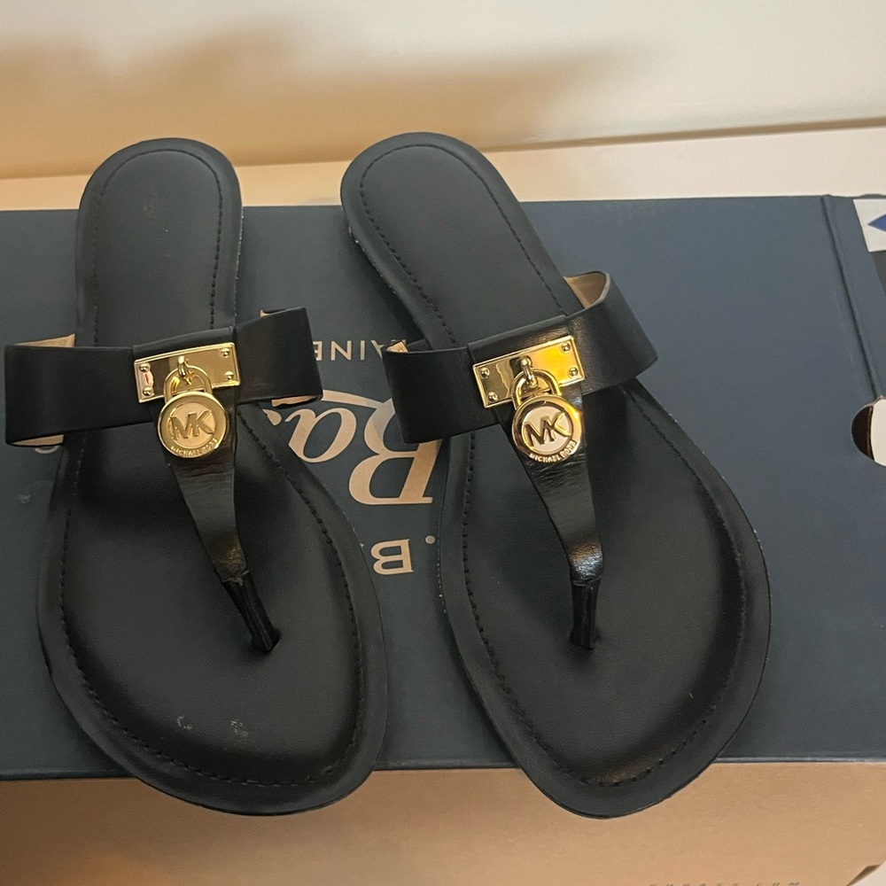 Michael kors thong sandal